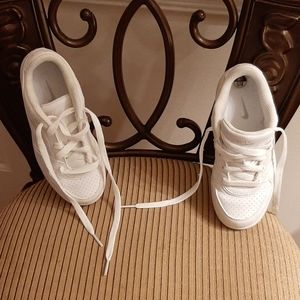 Nike sneakers  boys white